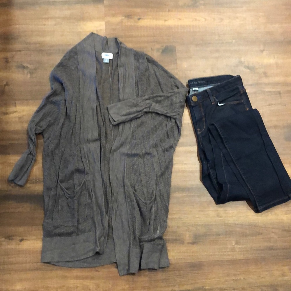 Old navy medium brown knit cardigan